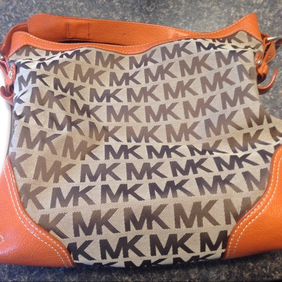 Michael Kors purse - Picture 4 of 4